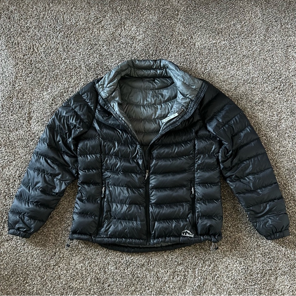 LLBean Women's Ultralight 850 Down Jacket, Large. Black, Nice, Fill has shifted